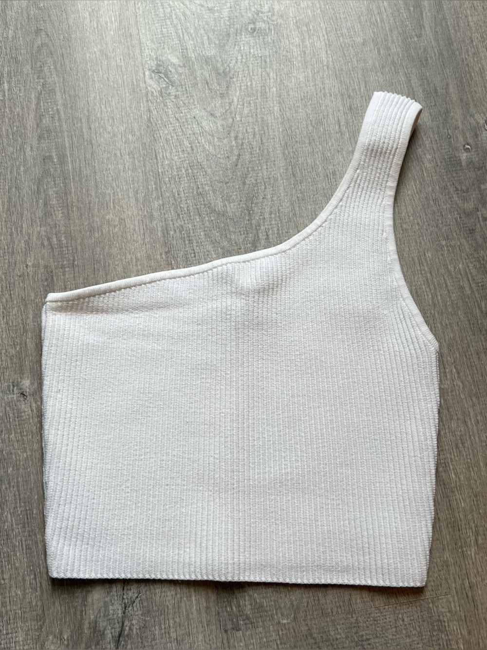 Aritzia Babaton sculpt knit one shoulder crop tank